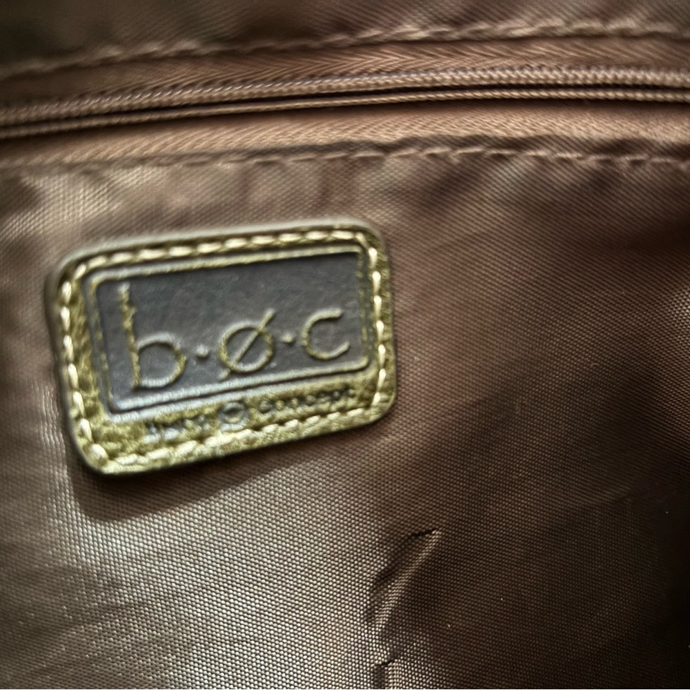 B.O.C. Born Concepts Olive Crossbody Bag - Picture 3 of 5